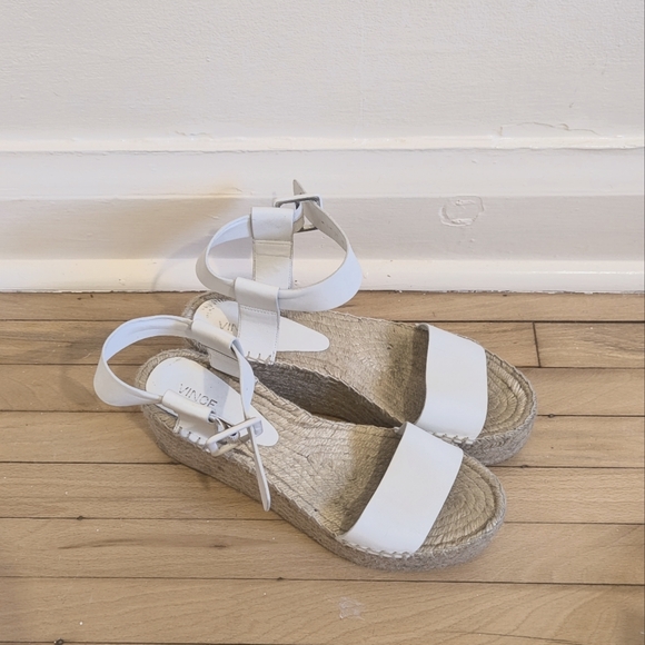Vince sandals. - Picture 2 of 5